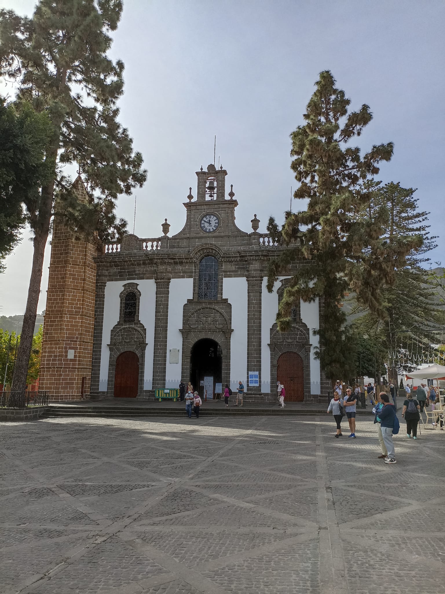 Blick_Gran_Canaria_Private_Tours_and_Excursions_Teror_Basilica_Virgen_del_Pino