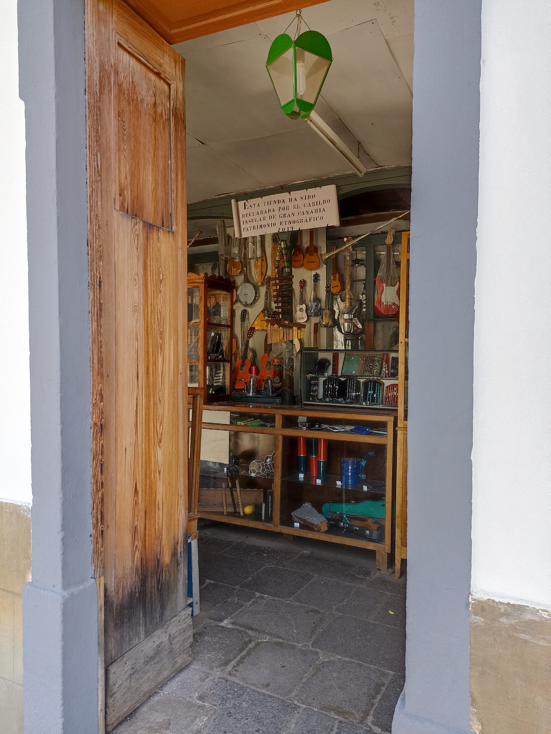 Blick_Gran_Canaria_Private_Tours_and_Shore_Excursions_Teror_top_things_to_do_gran_canaria_traditional_shop