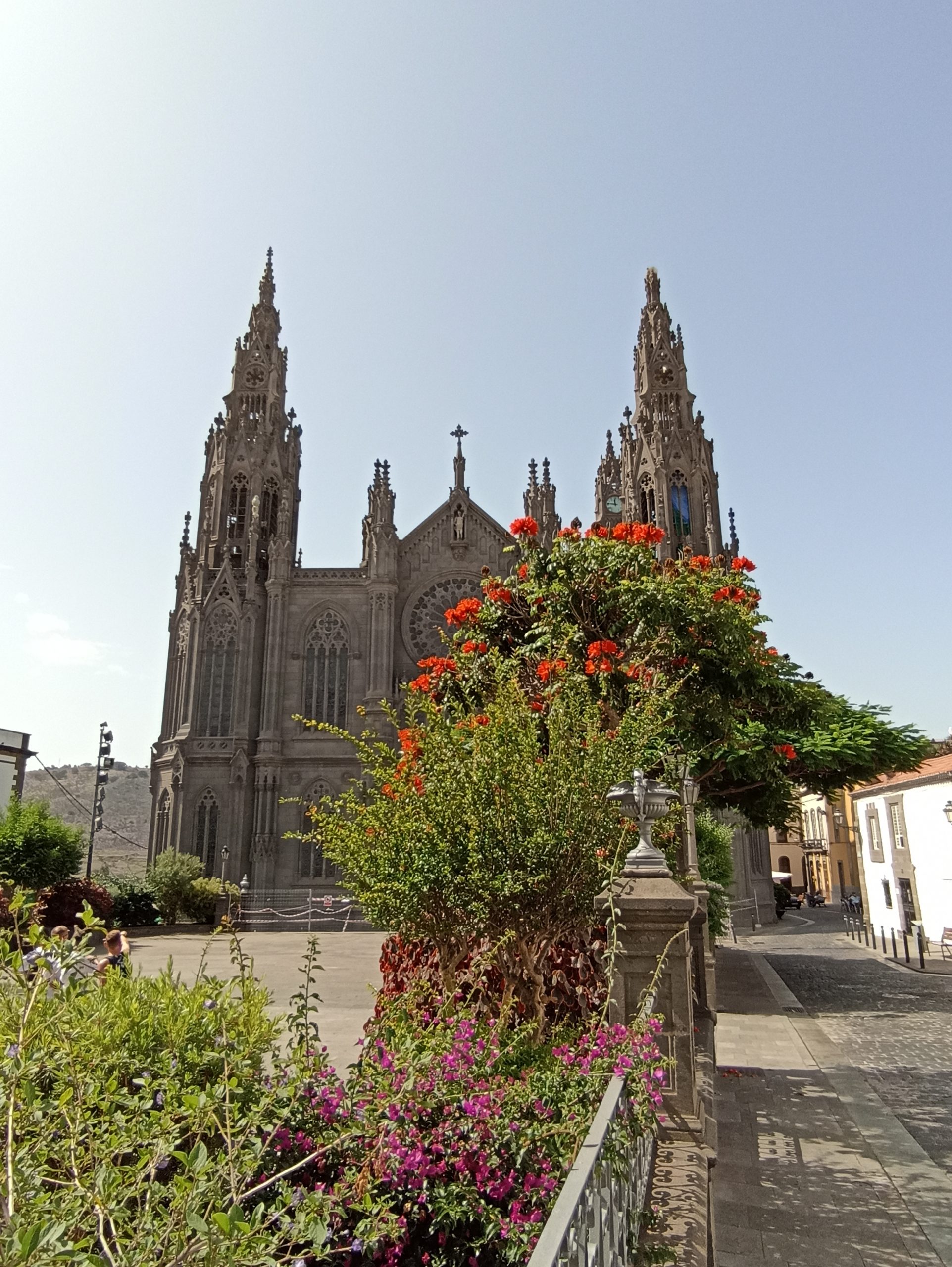 Blick_Gran_Canaria_private_tour_excursions_Arucas_gran_canaria_Iglesia_de_San_Juan_Bautista_shore_excursions