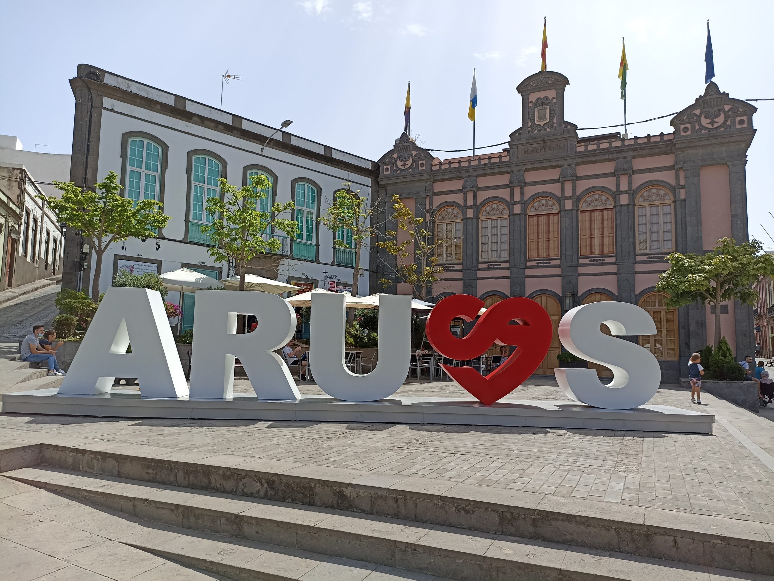 Blick_Gran_Canaria_private_tour_excursions_Arucas_gran_canaria_ayuntamiento