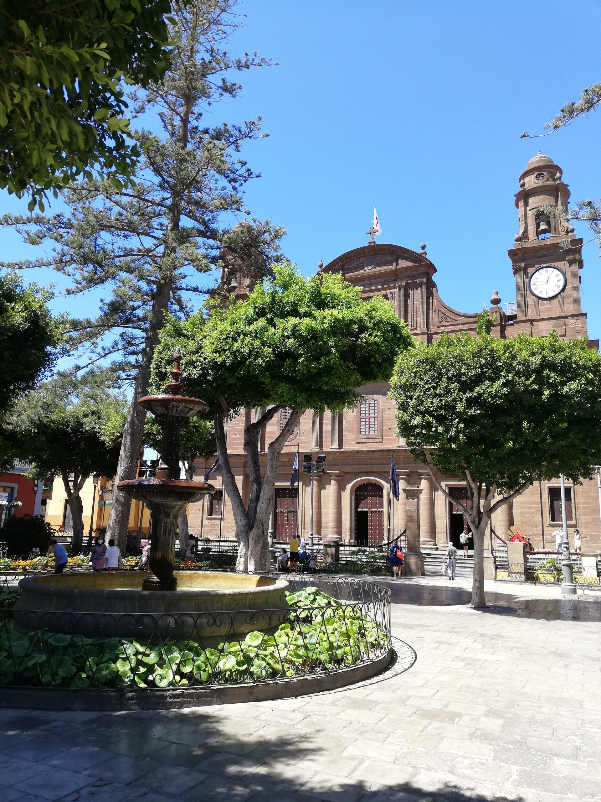 Blick_Gran_Canaria_private_tour_excursions_Gáldar_santiago’s_square_gran_canaria